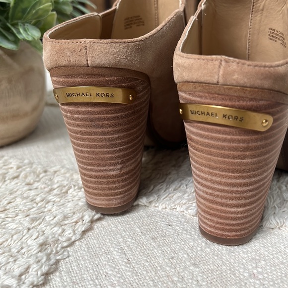 🍁NWOT Michael Kors Braden Cashew Suede Mule Sz 10 - Picture 4 of 9